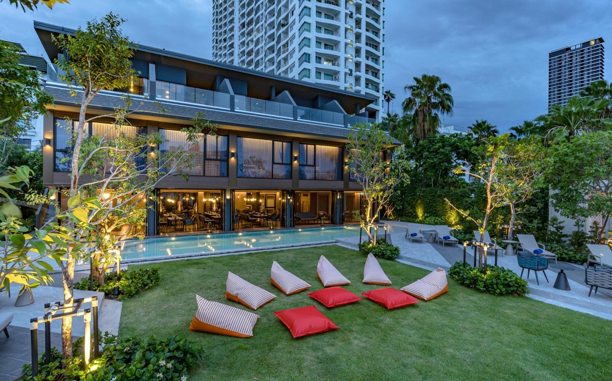 Klong San Duplex Pool Suite Boat & Tuk Tuk Transfer