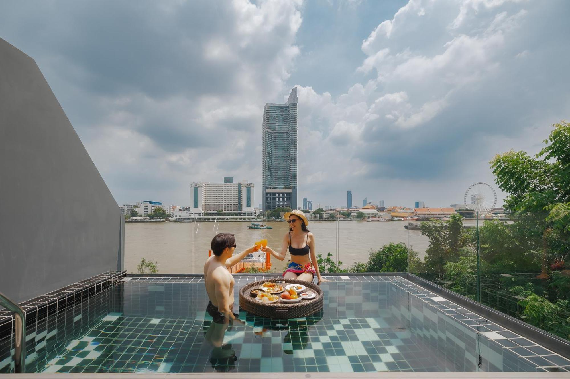 Klong San Duplex Pool Suite Boat & Tuk Tuk Transfer